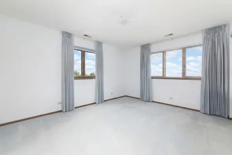 16W731 89TH Place Willowbrook IL 60527