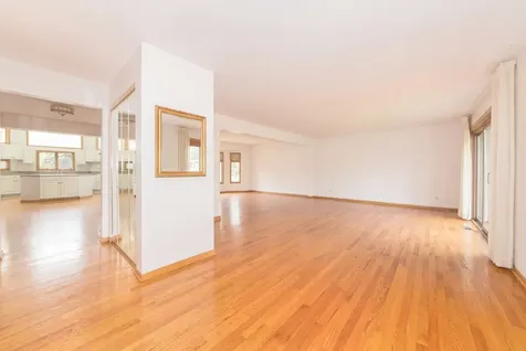 16W731 89TH Place Willowbrook IL 60527