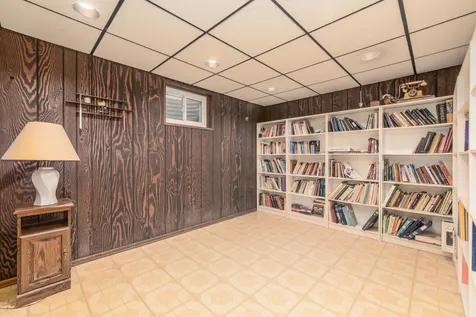 16W731 89TH Place Willowbrook IL 60527