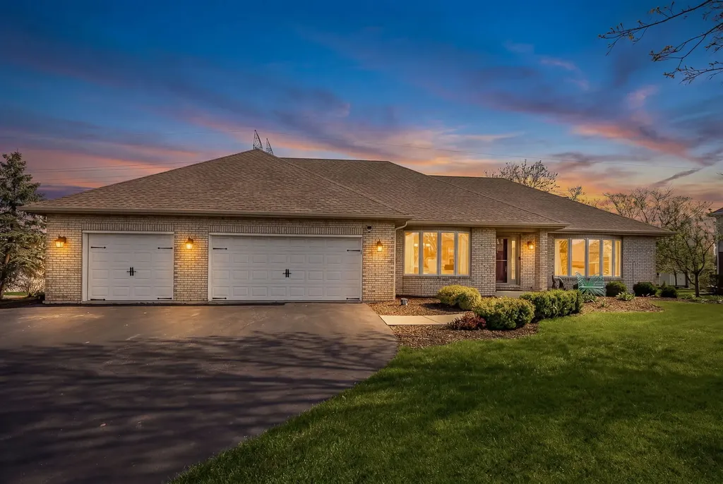 13201 Meadow Hill Lane Lemont IL 60439