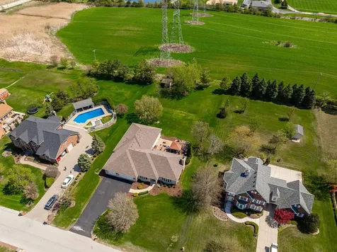 13201 Meadow Hill Lane Lemont IL 60439