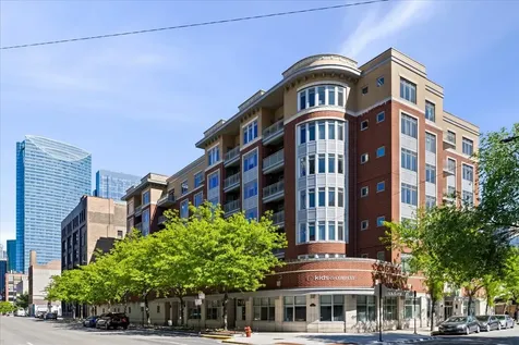 657 West Fulton Street Chicago IL 60661