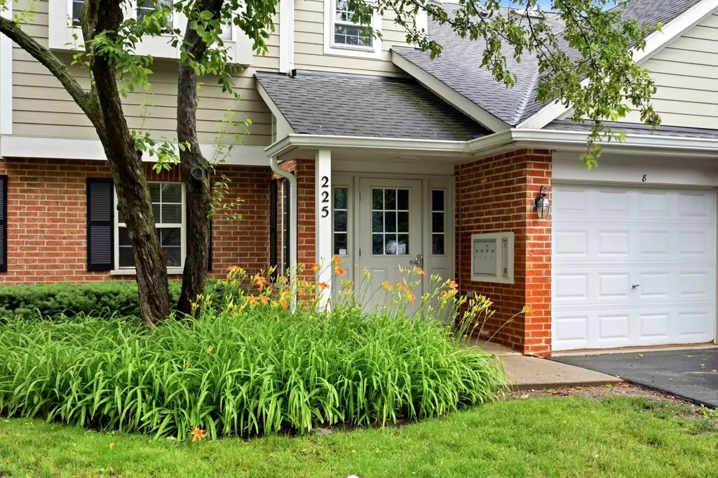225 Columbia Court Schaumburg IL 60193