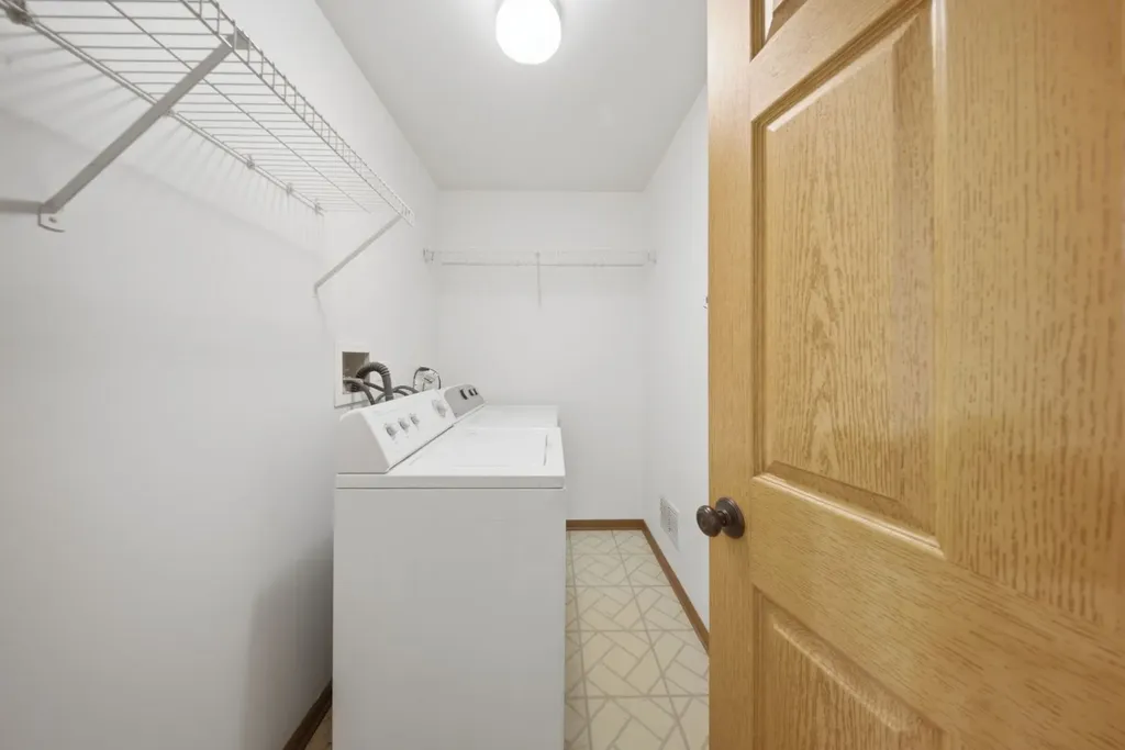 225 Columbia Court Schaumburg IL 60193