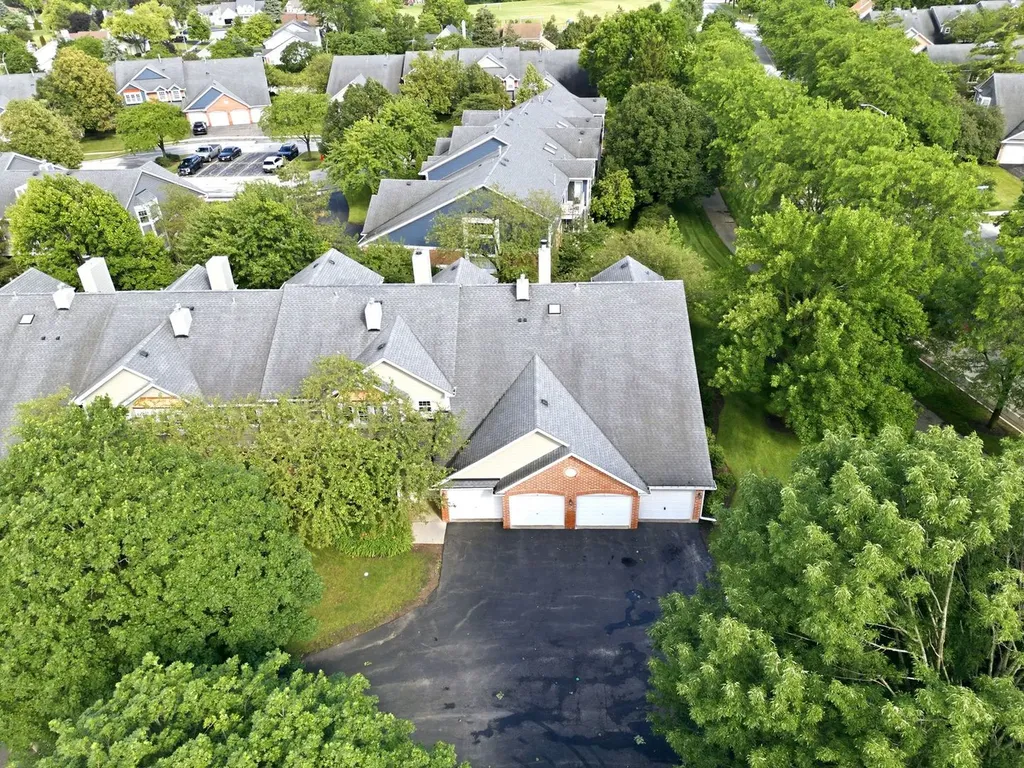 225 Columbia Court Schaumburg IL 60193