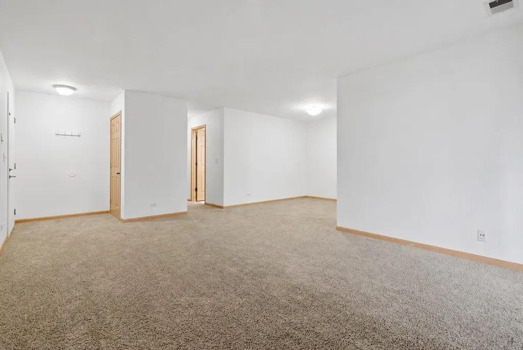 225 Columbia Court Schaumburg IL 60193