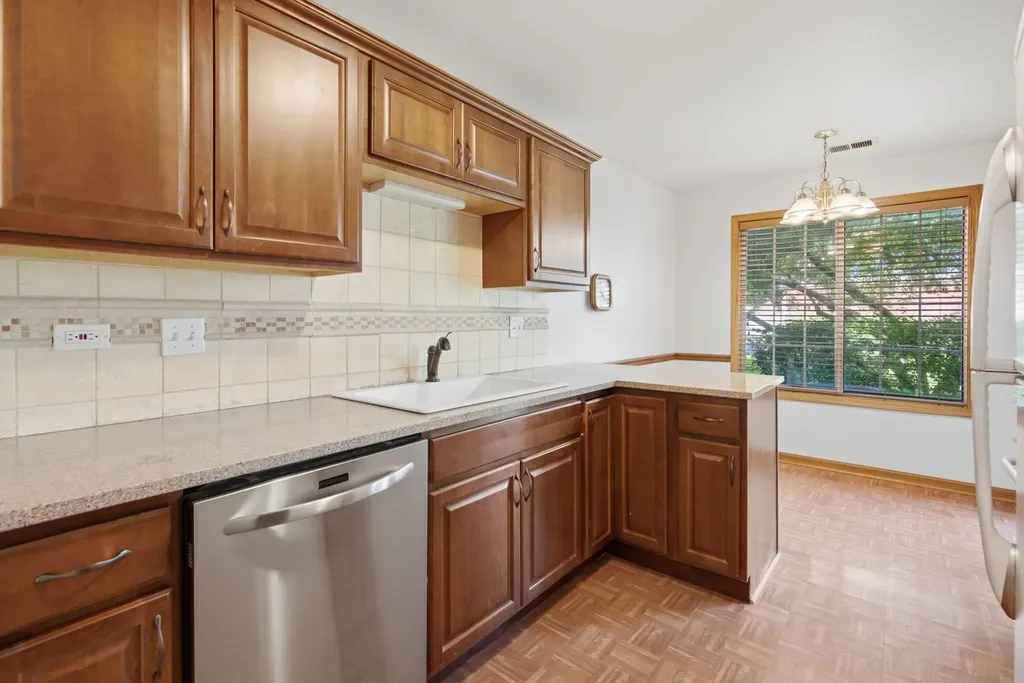 225 Columbia Court Schaumburg IL 60193
