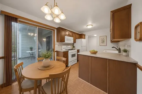 225 Columbia Court Schaumburg IL 60193