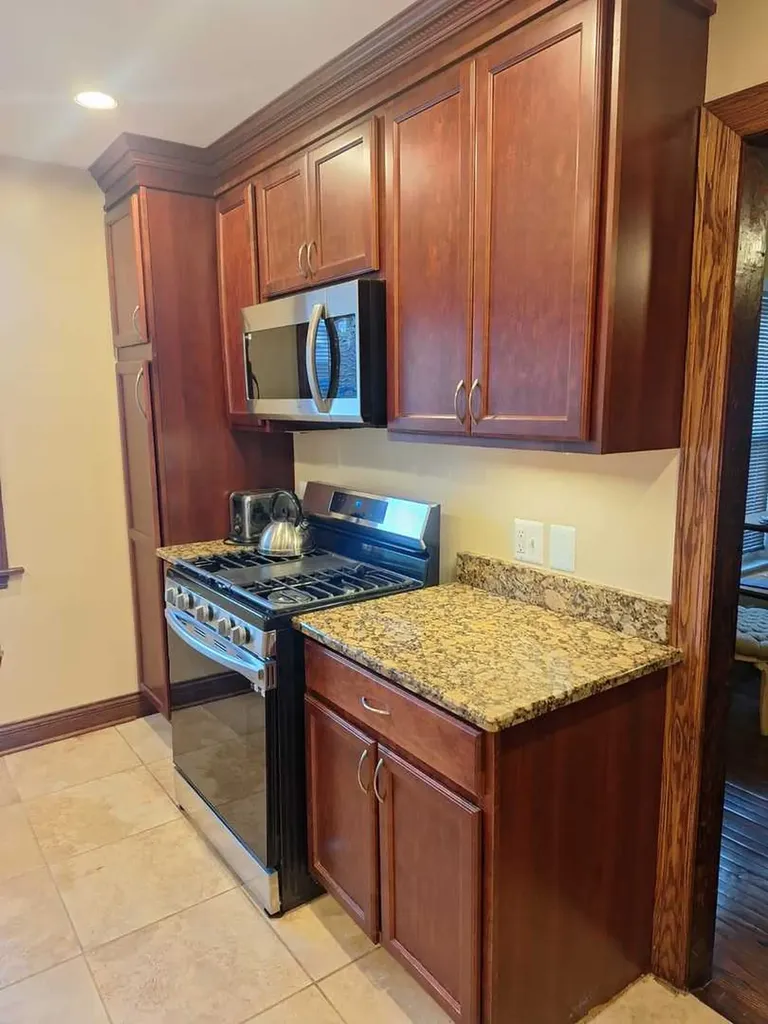 12142 South State Street Chicago IL 60628