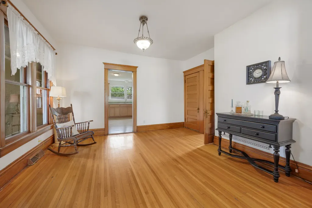 379 Seminary Avenue Aurora IL 60505