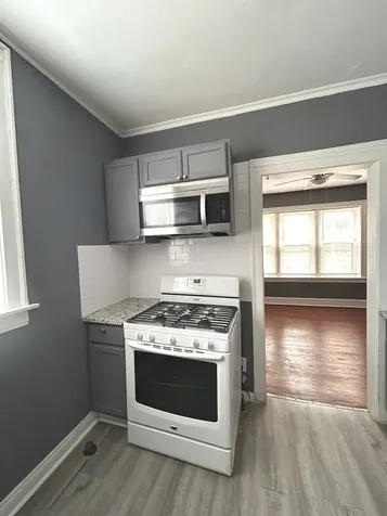 7655 South Yates Boulevard Chicago IL 60649