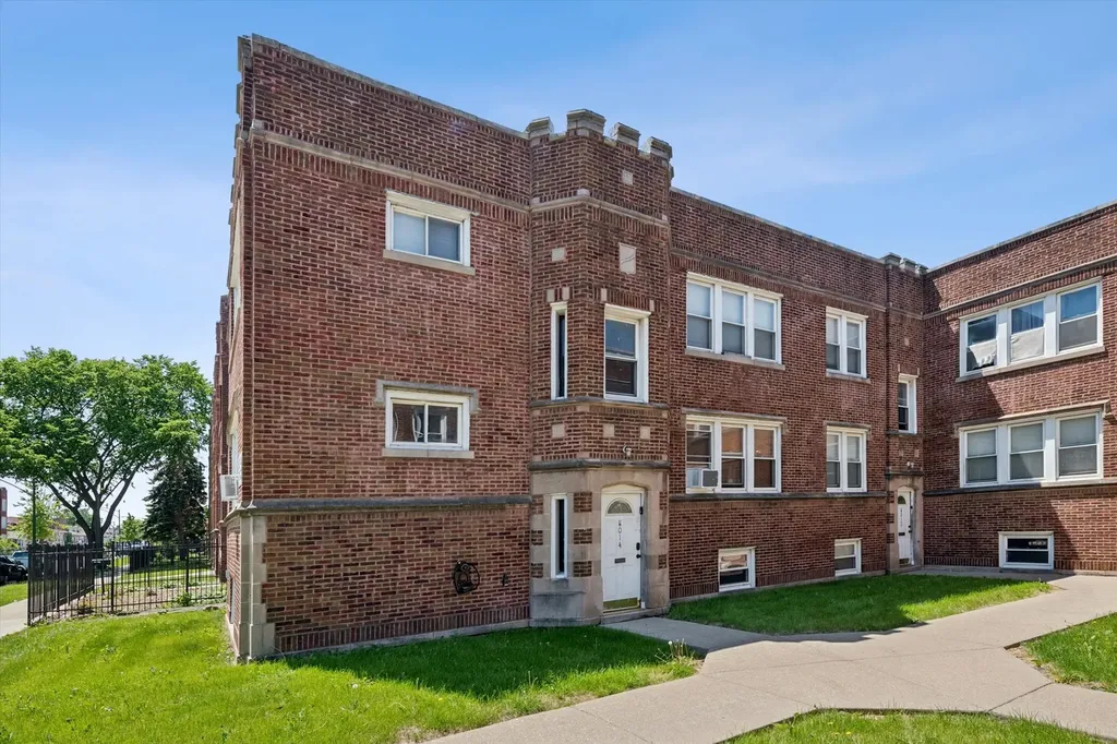 8012 South Honore Street Chicago IL 60620