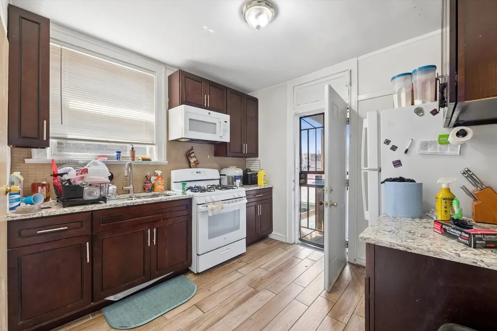 8012 South Honore Street Chicago IL 60620