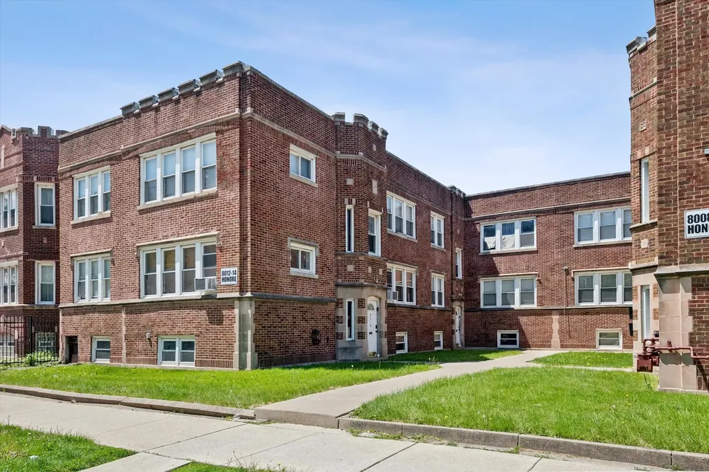 8012 South Honore Street Chicago IL 60620