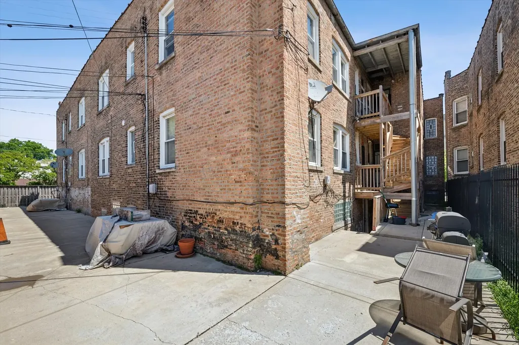 8012 South Honore Street Chicago IL 60620