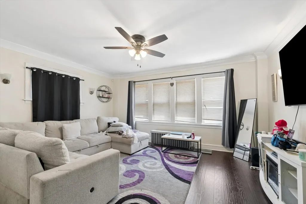 8012 South Honore Street Chicago IL 60620