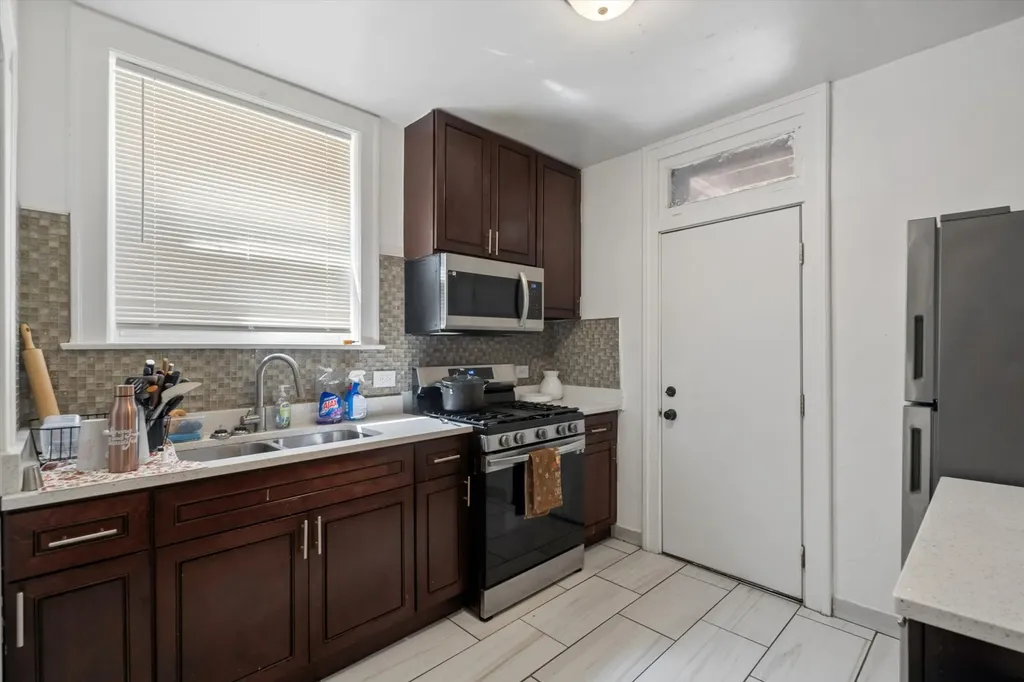 8012 South Honore Street Chicago IL 60620