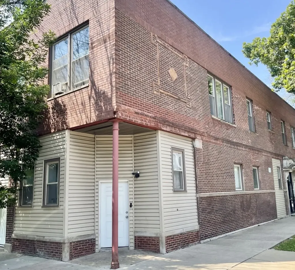 3741 West Le Moyne Street Chicago IL 60651