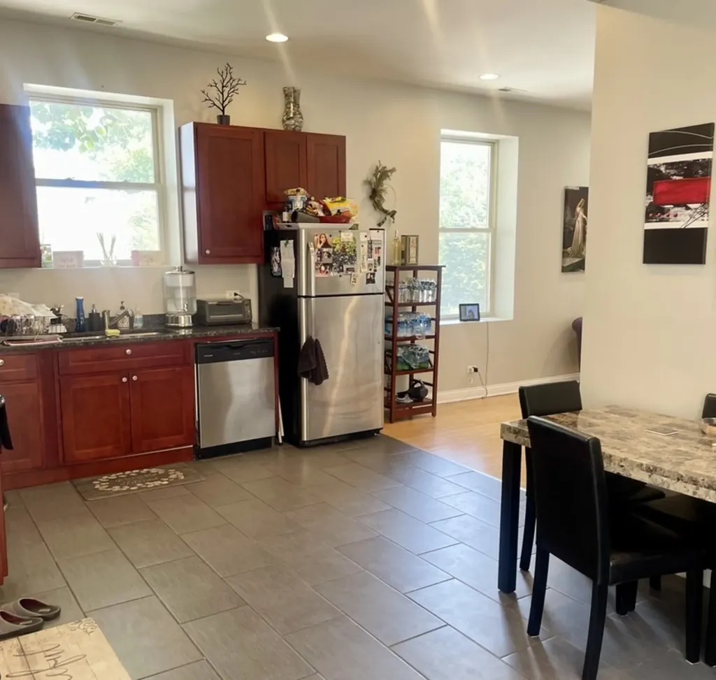 3741 West Le Moyne Street Chicago IL 60651
