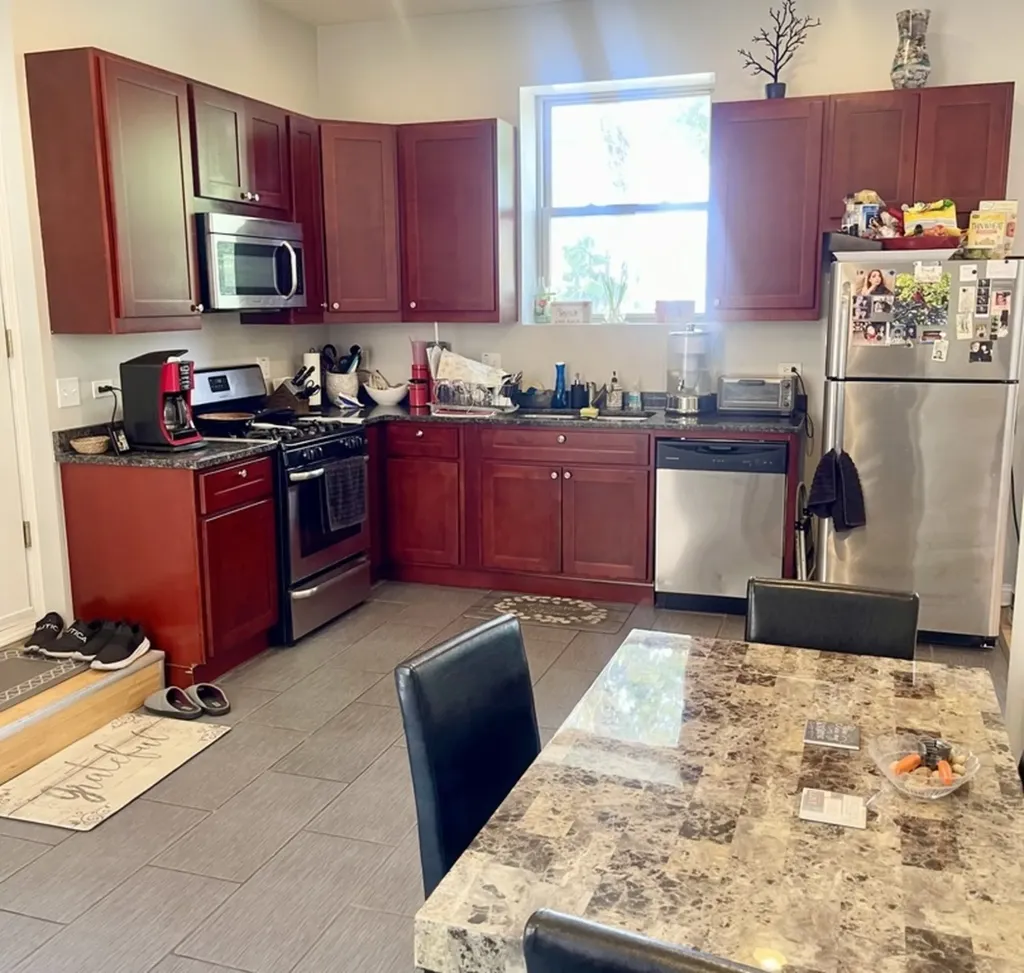 3741 West Le Moyne Street Chicago IL 60651