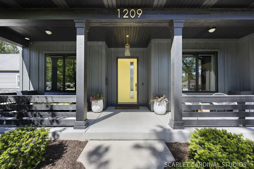 1209 North Eagle Street Naperville IL 60563