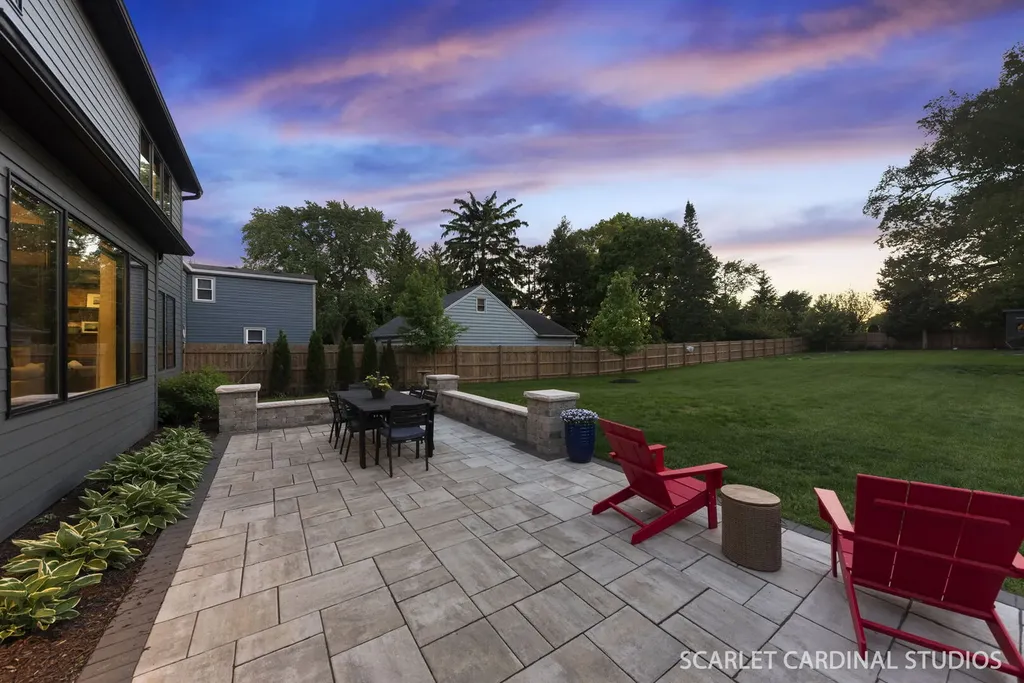 1209 North Eagle Street Naperville IL 60563