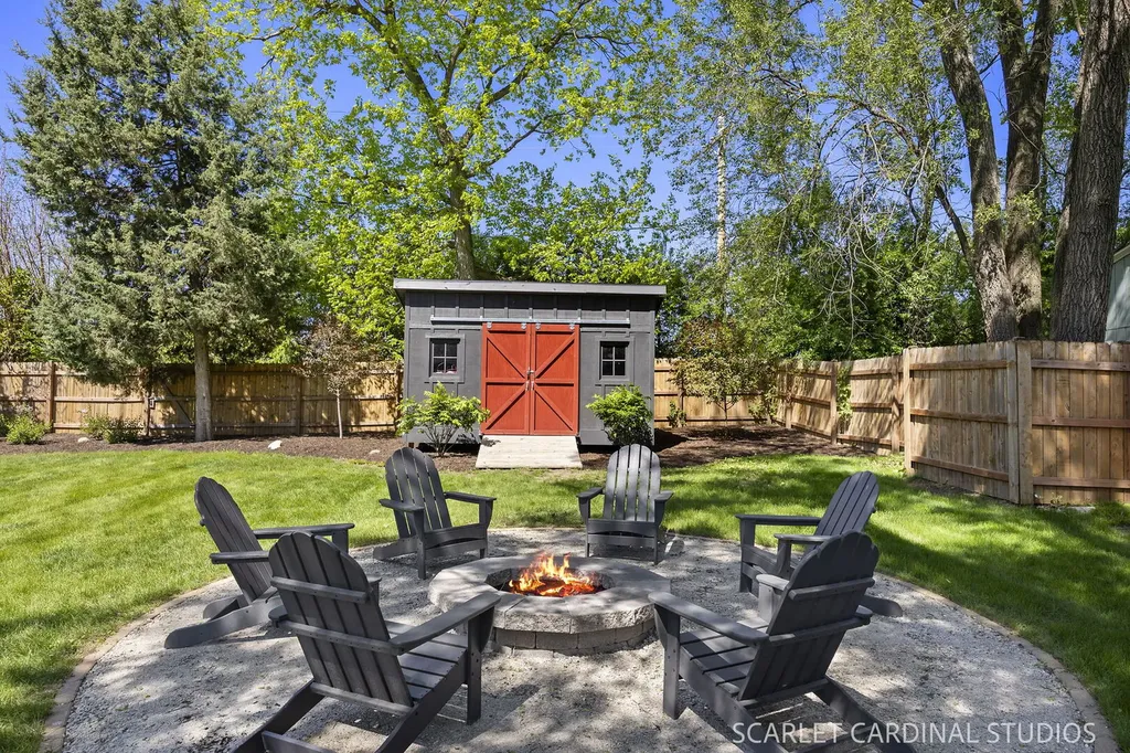 1209 North Eagle Street Naperville IL 60563