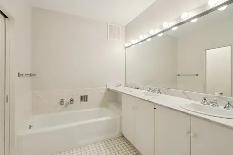 1100 North Lake Shore Drive Chicago IL 60611