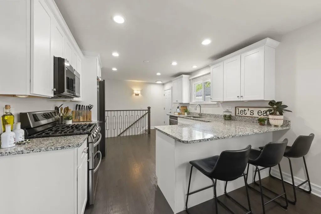648 South Main Street Naperville IL 60540