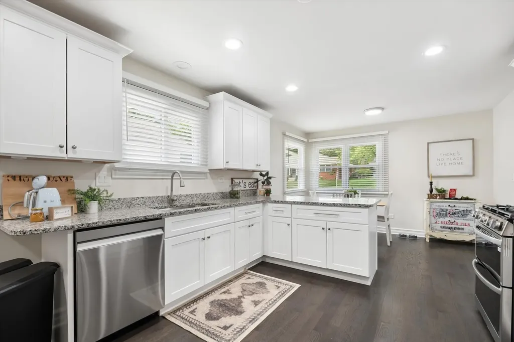 648 South Main Street Naperville IL 60540