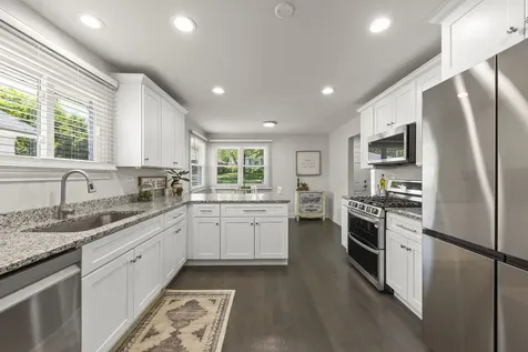 648 South Main Street Naperville IL 60540