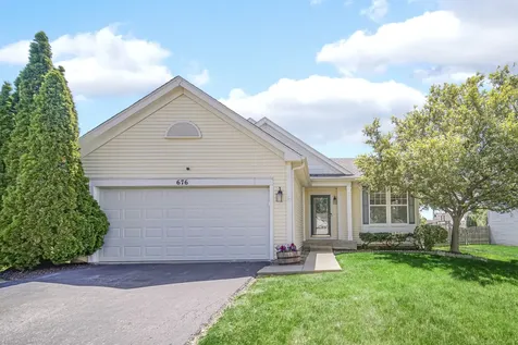 676 Hamilton Lane North Aurora IL 60542