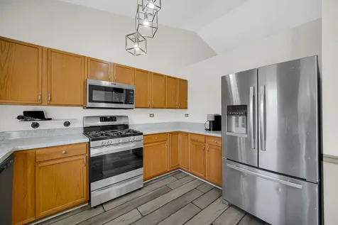 676 Hamilton Lane North Aurora IL 60542