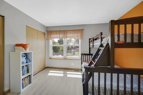 676 Hamilton Lane North Aurora IL 60542