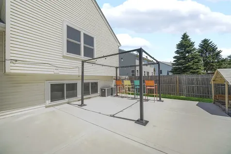 676 Hamilton Lane North Aurora IL 60542