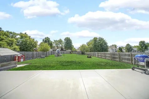 676 Hamilton Lane North Aurora IL 60542