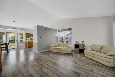 676 Hamilton Lane North Aurora IL 60542