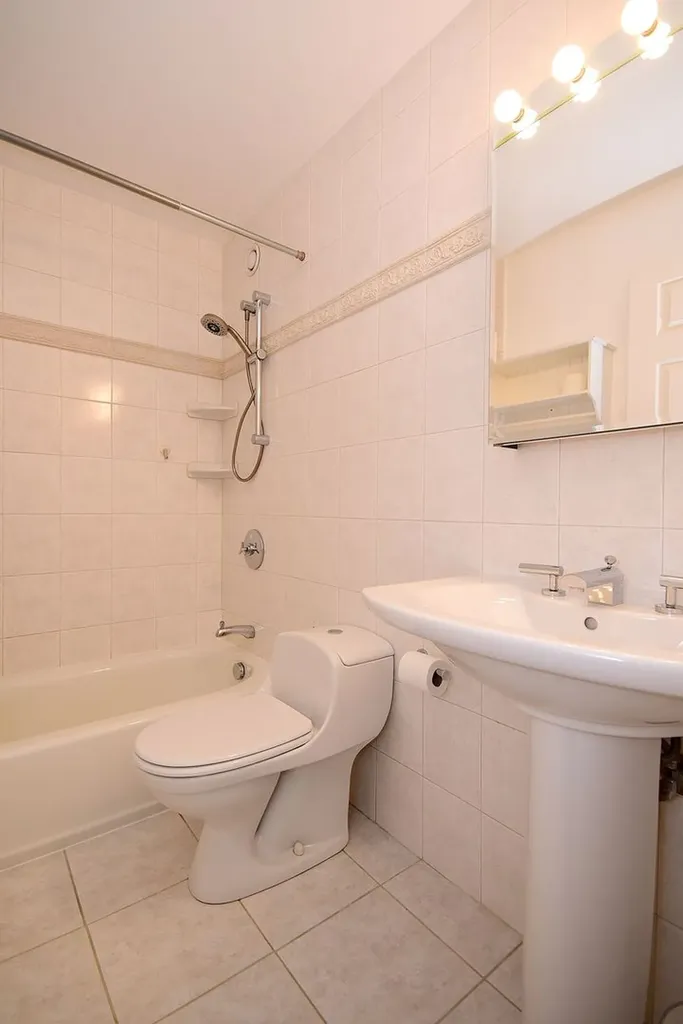 211 East Ohio Street Chicago IL 60611