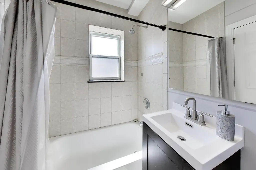 4722 North Kenneth Avenue Chicago IL 60630