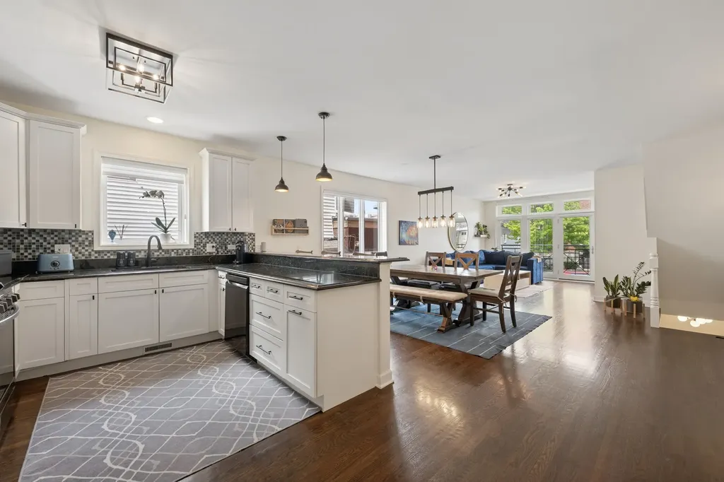 5617 West Lawrence Avenue Chicago IL 60630