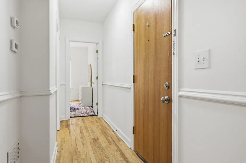 2556 West Rosemont Avenue Chicago IL 60659