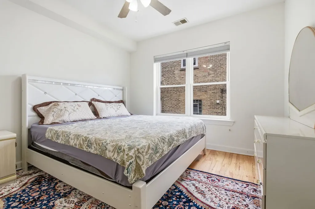 2556 West Rosemont Avenue Chicago IL 60659