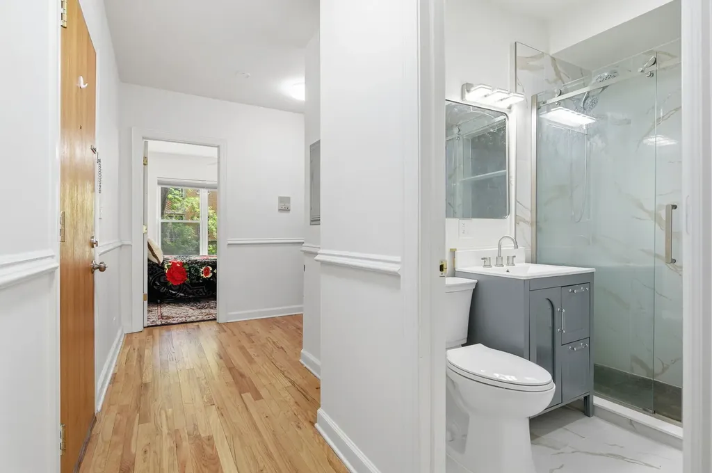 2556 West Rosemont Avenue Chicago IL 60659