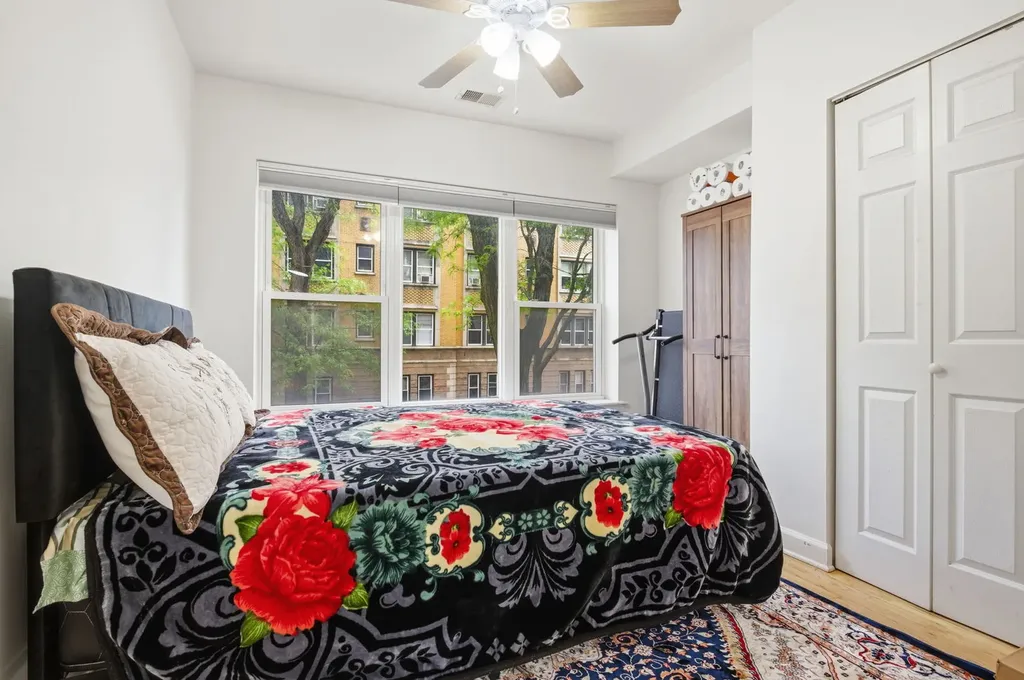 2556 West Rosemont Avenue Chicago IL 60659