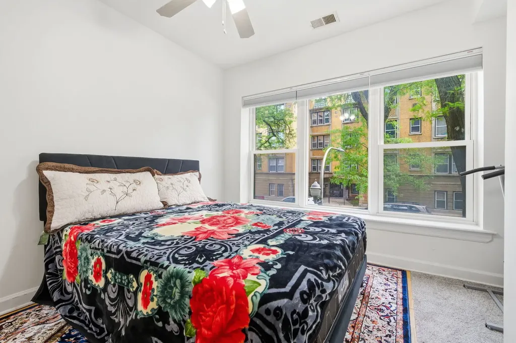 2556 West Rosemont Avenue Chicago IL 60659