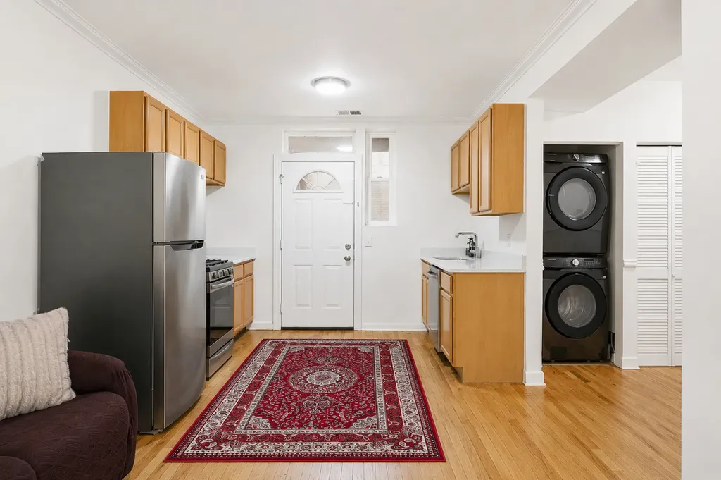 2556 West Rosemont Avenue Chicago IL 60659