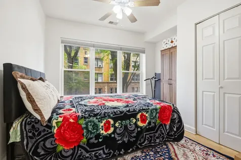 2556 West Rosemont Avenue Chicago IL 60659