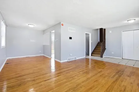 16544 Prairie Avenue South Holland IL 60473