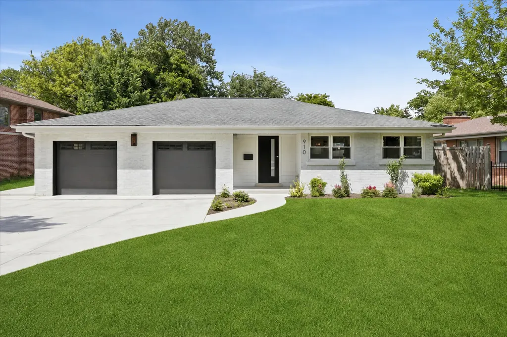 910 Glenview Road Glenview IL 60025