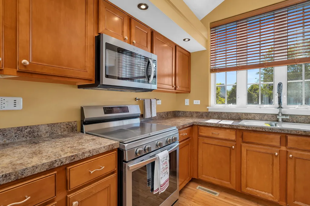 2501 Red Oak Court Plainfield IL 60586